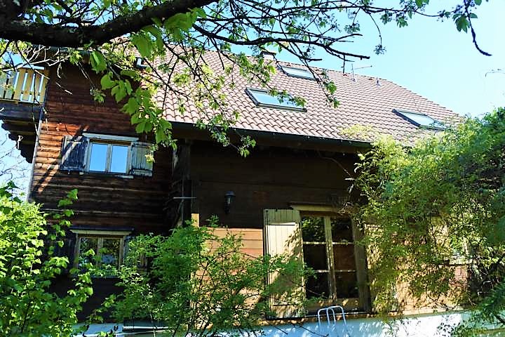 DSC 8650 Oberreichenbach Einfamilienhaus Ihr neues Zuhause im Holzbohlenhaus mit ELW im UG - ideal f�r Gro�familien mit Kindern...