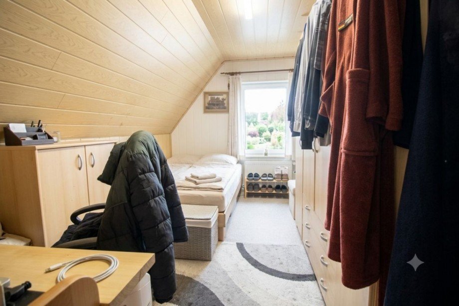 Schlafzimmer4, DG Einfamilienhaus Markvippach