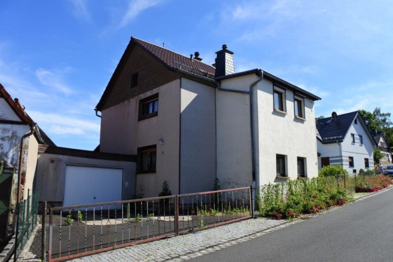  Kaltennordheim Einfamilienhaus ! Gro�es Haus f�r viele F��e mit Garten...