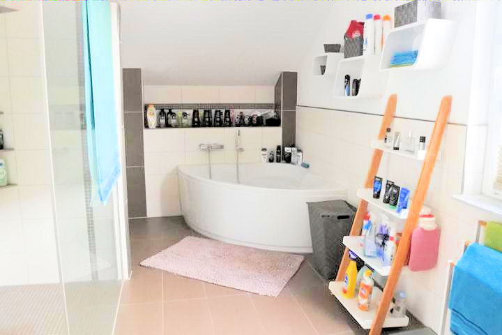 Bad DG Einfamilienhaus Wilburgstetten