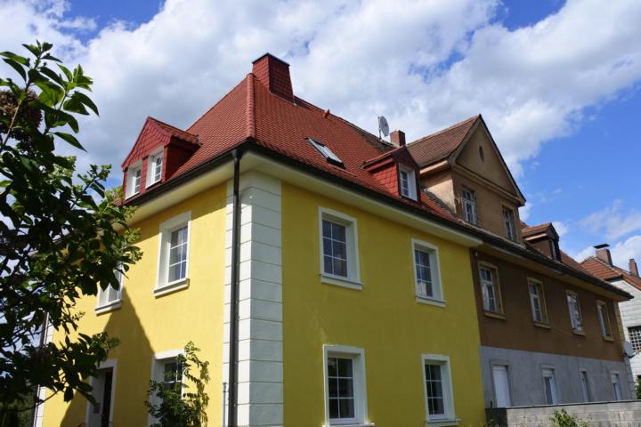  Arzberg Einfamilienhaus !Arzberg- H�bsches Haus in sonnengelb ....