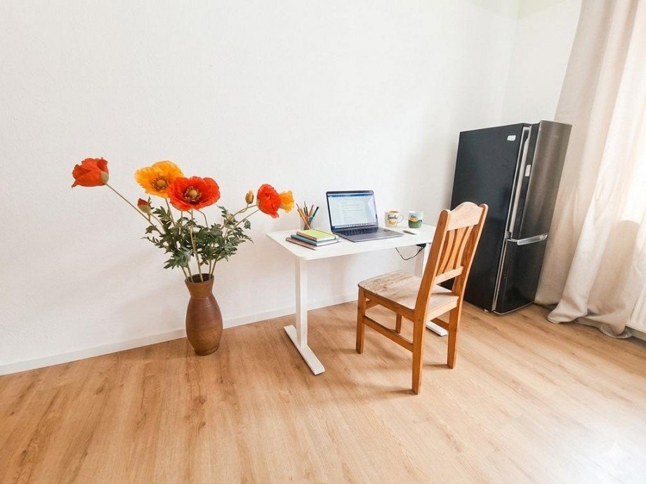 Zimmer 2 Arbeitsplatz Zimmer Erfurt